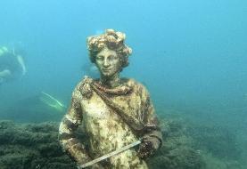 کشف پیکره‌ای که ۳۰۰۰ سال زیر آب سالم مانده بود