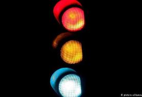 به سه رنگ چراغ راهنمایی و رانندگی چه رنگی اضافه خواهد شد؟