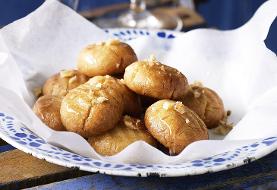 طرز تهیه ملوماکارونا؛ شیرینی سنتی یونانی با عطر پرتقال