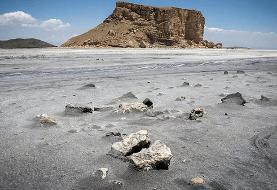 بوسه تلخ دریاچه ارومیه بر تراز کف