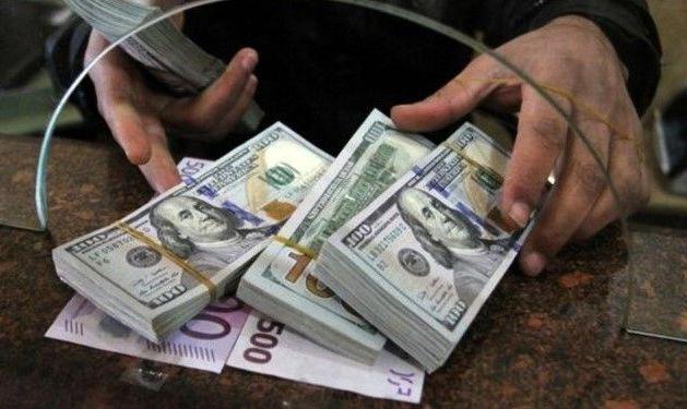 قیمت دلار امروز؛ ۱۲۷ هزار و ۸۰۰ تومان