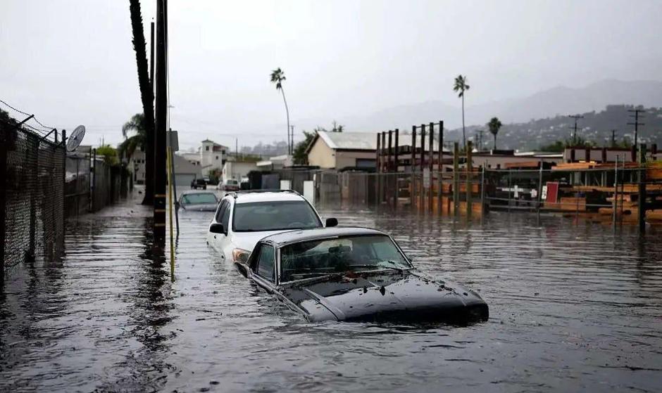 آخرین آمار از سیلاب‌ های مرگبار جنوب | شمار جانباختگان به ۷ نفر رسید + ...