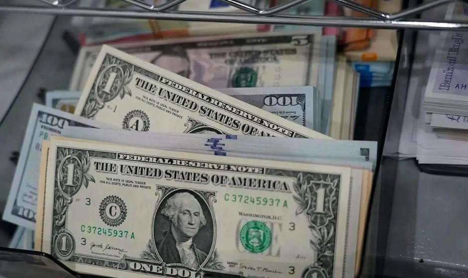 قیمت دلار، طلا و سکه امروز یکشنبه ۱۴۰۴/۰۹/۳۰