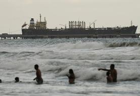 آمریکا در تعقیب سومین نفتکش «ناوگان سایه» ونزوئلا؛ مادورو: با کارزار تجاوز مواجه‌ایم