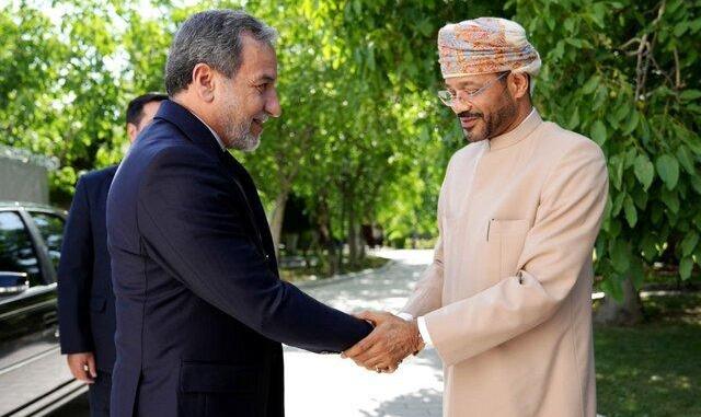 گفت‌وگوی تلفنی وزرای خارجه ایران و عمان