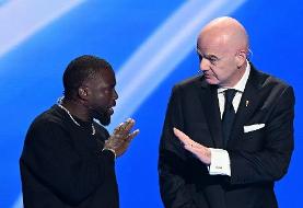 مداخله رئیس فیفا برای جلوگیری از افشاگری مجری مراسم قرعه‌کشی جام جهانی