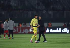 عکس | چرا مربی پرسپولیس پیراهن دروازه‌بان استقلال را گرفت؟