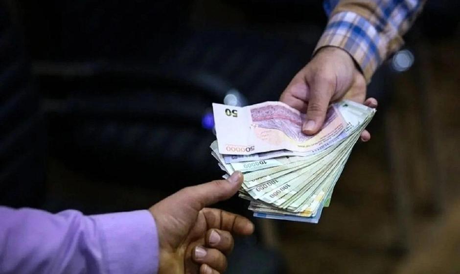 کارگران امسال، حداقل ۲۱ میلیون تومان و حداکثر ۳۱ میلیون تومان عیدی می‌گیرند