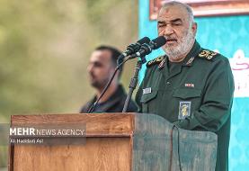 سردار سلامی: ملتی که ذلت‌ناپذیر است، شکست نمی‌خورد
