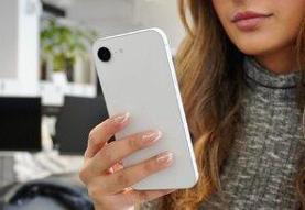 اپل با iOS ۱۹ عمر باتری آیفون را به شکل چشمگیری افزایش می‌دهد
