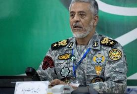 دریادار سیاری: پوزه هر دشمنی را به خاک می‌مالیم