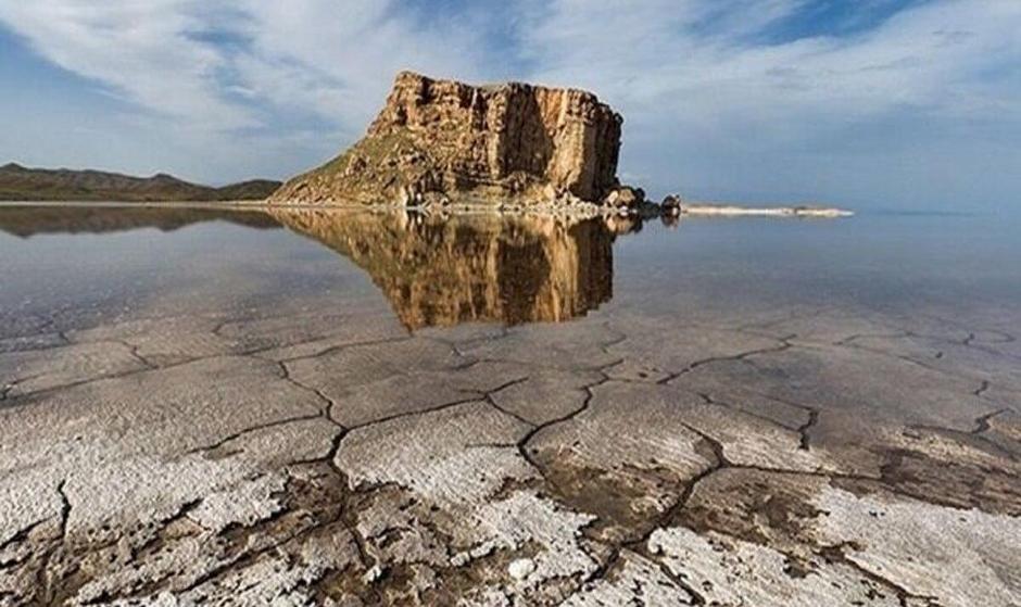 ۶۰ هزار چاه غیرمجاز، بلای جان دریاچۀ ارومیه (فیلم)