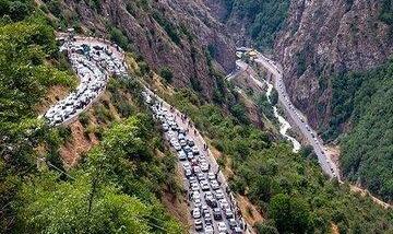 آخرین وضعیت ترافیکی جاده‌های شمالی/ این جاده یک طرفه است/ ترافیک سنگین ...