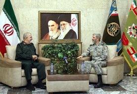 دیدار مهم فرماندهان کل سپاه و ارتش/ سرلشکر حاتمی: کوچک‌ترین تعرض دشمن با پاسخ واحد و سریع سپاه و ...