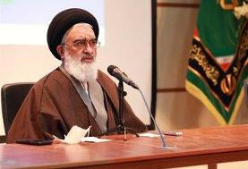 امام جمعه قم: وقتی به جای رئیس جمهور دخترش به زنی که دست دراز کرده بود دست داد ارزش های دینی حفظ شد