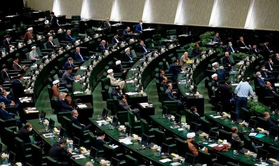 مجلس با ۱۷۱ رای موافق و ۶۹ رای مخالف، با کلیات لایحه بودجه سال آینده ...