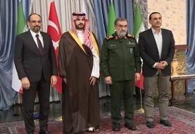 سرلشکر رضایی: امنیت در غرب آسیا باید درون‌زا باشد