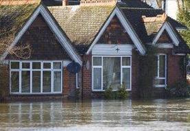 سیلاب کم‌سابقه صدها خانواده را آواره کرد