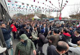 حضور رئیس جمهور در راهپیمایی باشکوه ۲۲ بهمن