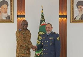 وزیر دفاع: روابط با کشورهای انقلابی آفریقا گسترش می‌یابد