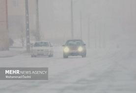 بارش برف و باران در محورهای ۱۰ استان کشور