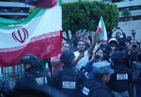 استقبال هواداران تیم ملی در نزدیکی فرودگاه تیخوانا ساعت ۶ صبح!