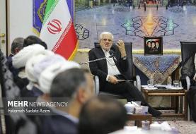 عارف: جامعه ایرانی همچنان بر پایه هویت فرهنگی و دینی خود ایستاده است